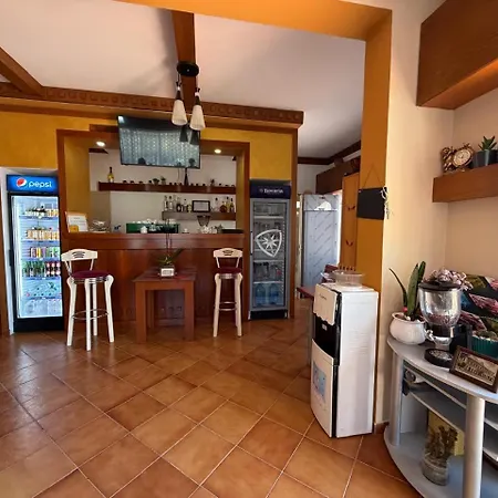 Otel Remanda Velipojë