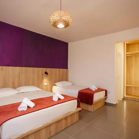 Otel Remanda Velipojë
