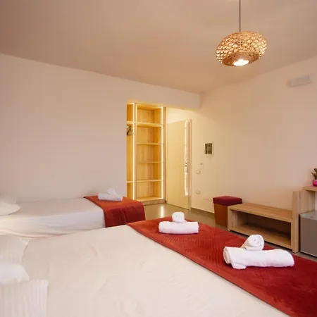 Remanda Otel Velipojë