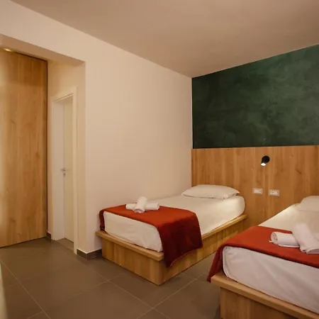 Otel Remanda Velipojë